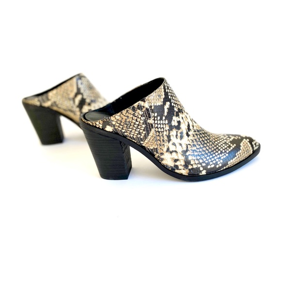 NWOT Pointed Toe Faux Snake Skin Slip-On Mule 8.5 - Picture 5 of 7